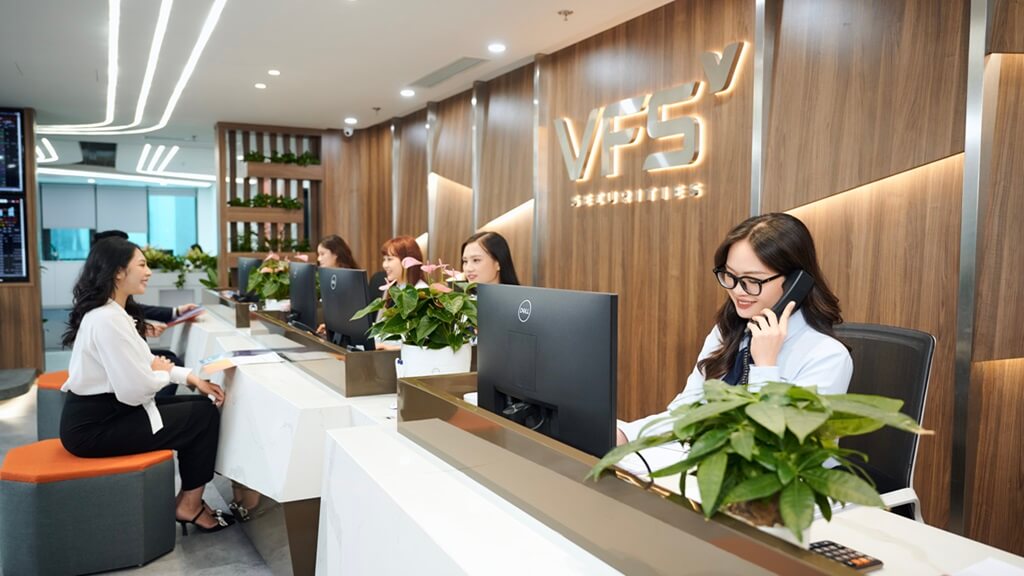 Chứng khoán Nhất Việt (VFS) cung cấp hình thức mở tài khoản từ xa hoặc tận nơi (linh động thời gian và địa điểm) để thuận tiện nhất cho khách hàng