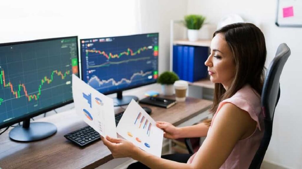 Tiềm năng lợi nhuận & những rủi ro cần lưu ý khi làm nghề Trader trong chứng khoán