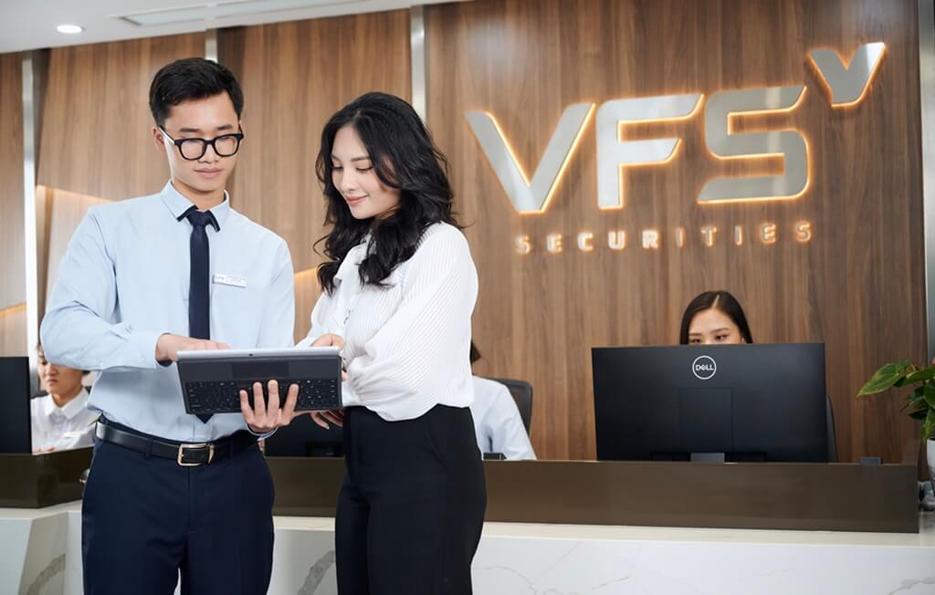 VFS luôn sẵn sàng hỗ trợ khách hàng theo dõi diễn biến thị trường và cập nhật các báo cáo tài chính doanh nghiệp đầu ngành