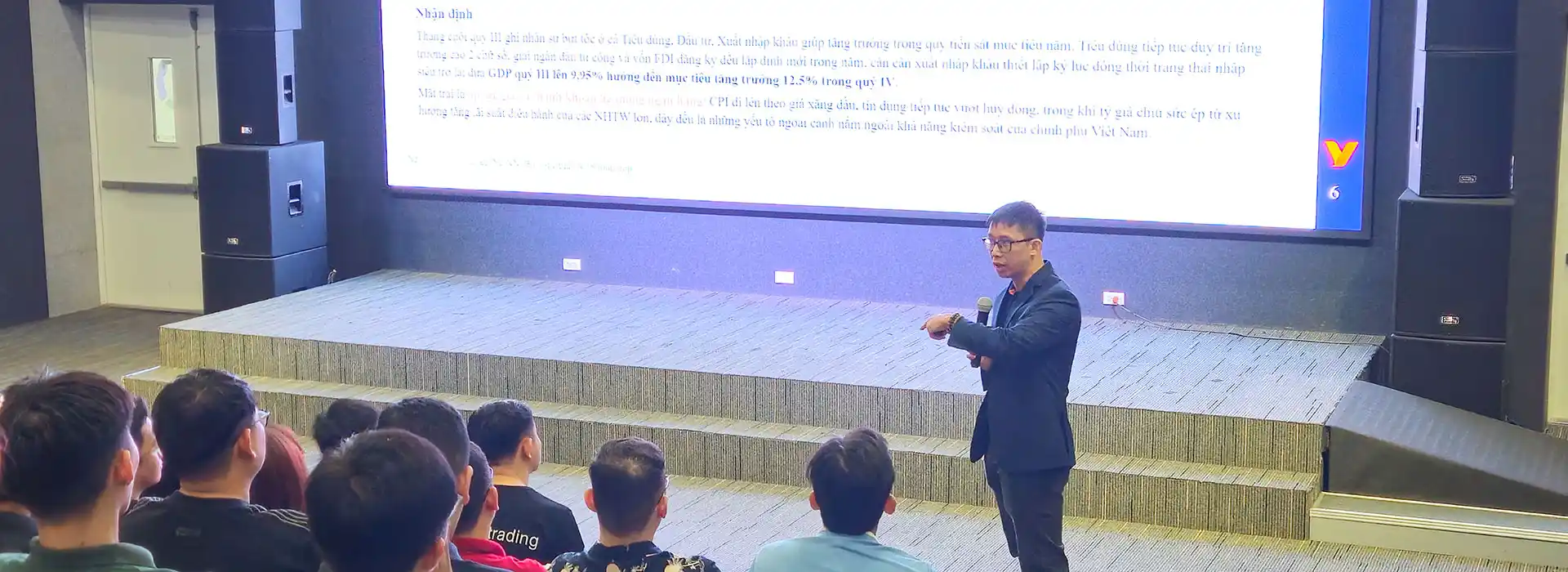 VFS TỔ CHỨC HỘI THẢO “GIẢI MÃ DÒNG TIỀN – QUY LUẬT NHÂN QUẢ TRÊN THỊ TRƯỜNG CHỨNG KHOÁN VIỆT NAM”: KHI NÚT THẮT NẰM Ở “GIÁ CỦA TIỀN”